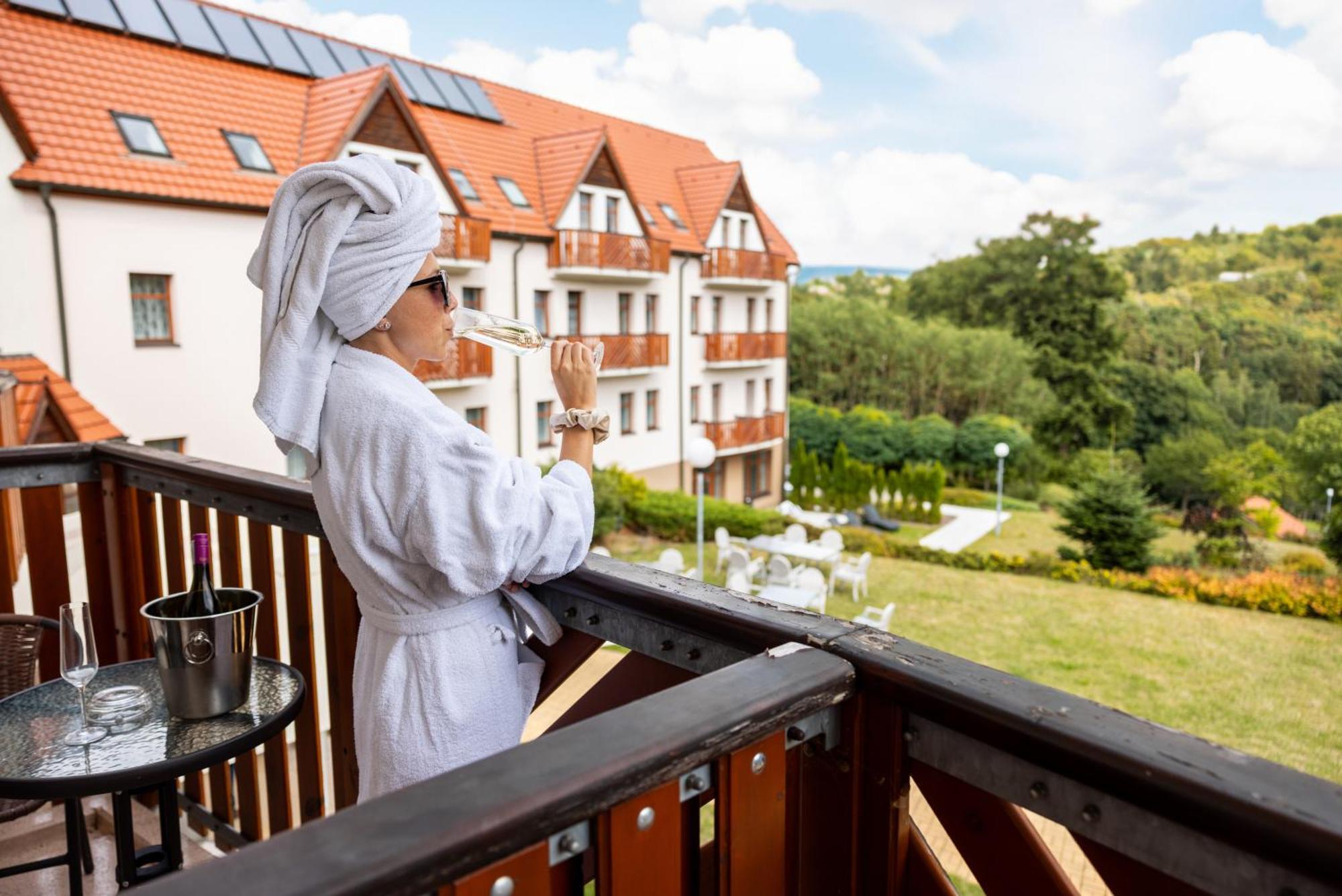 Pytloun Wellness Hotel Hasistejn Místo Екстериор снимка