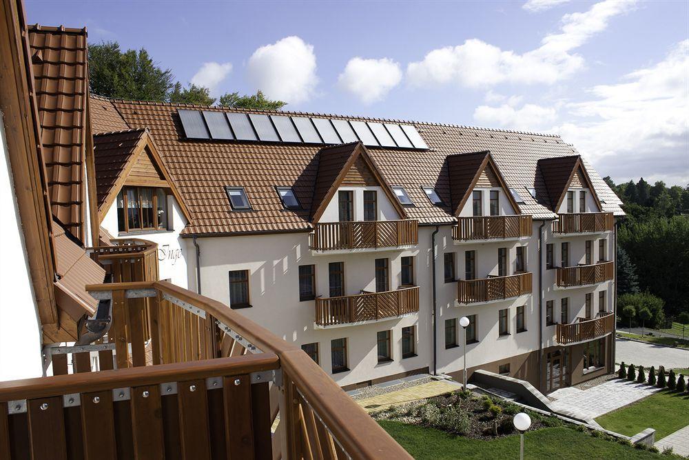 Pytloun Wellness Hotel Hasistejn Místo Екстериор снимка
