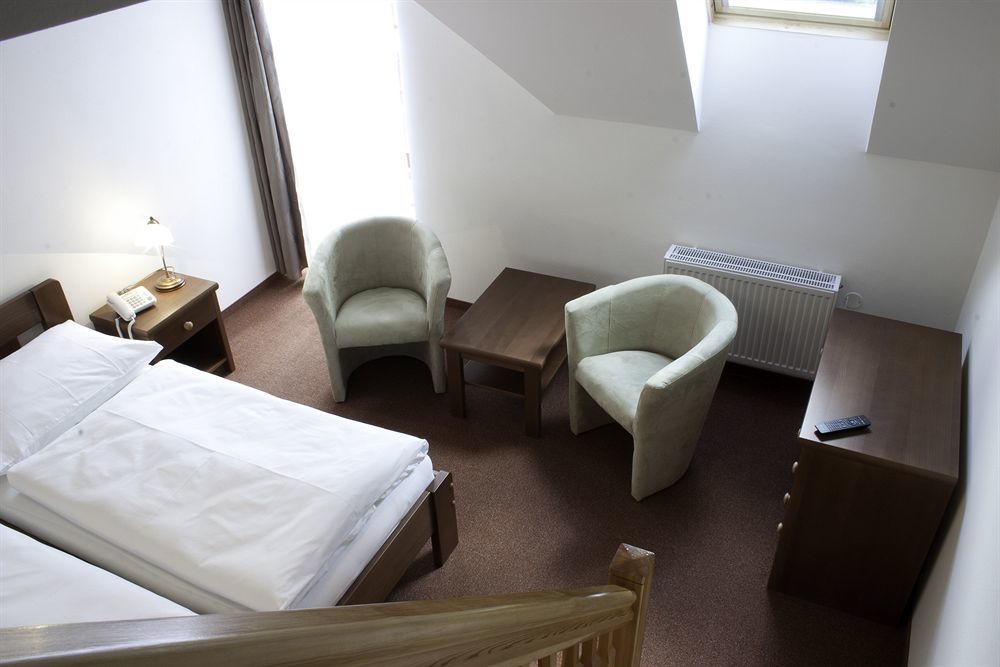 Pytloun Wellness Hotel Hasistejn Místo Екстериор снимка