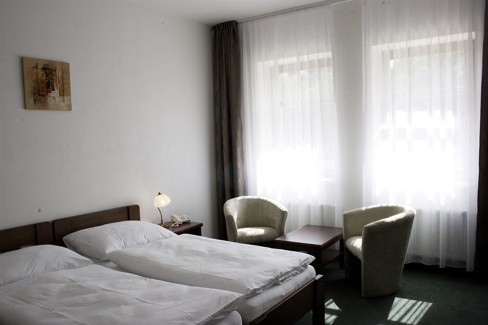 Pytloun Wellness Hotel Hasistejn Místo Екстериор снимка