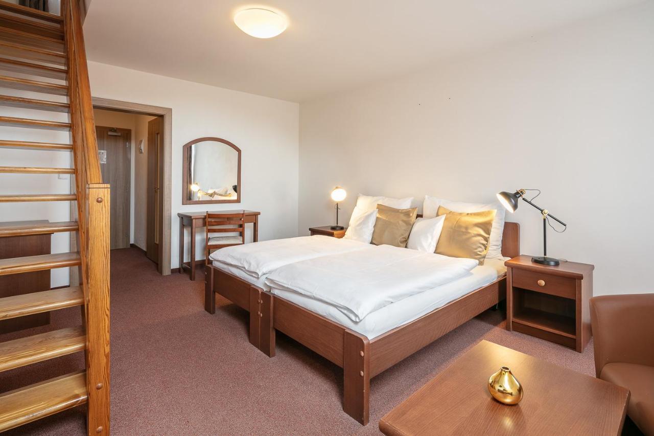 Pytloun Wellness Hotel Hasistejn Místo Екстериор снимка