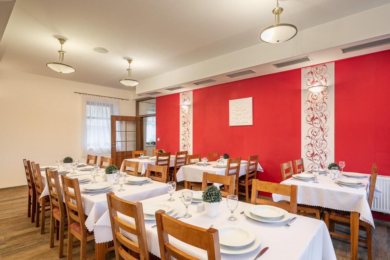 Pytloun Wellness Hotel Hasistejn Místo Екстериор снимка