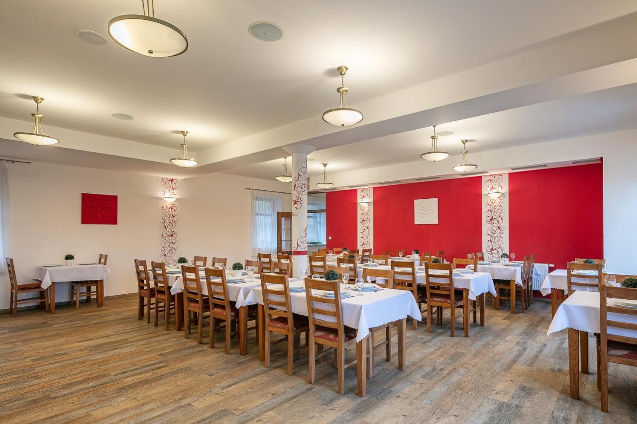 Pytloun Wellness Hotel Hasistejn Místo Екстериор снимка