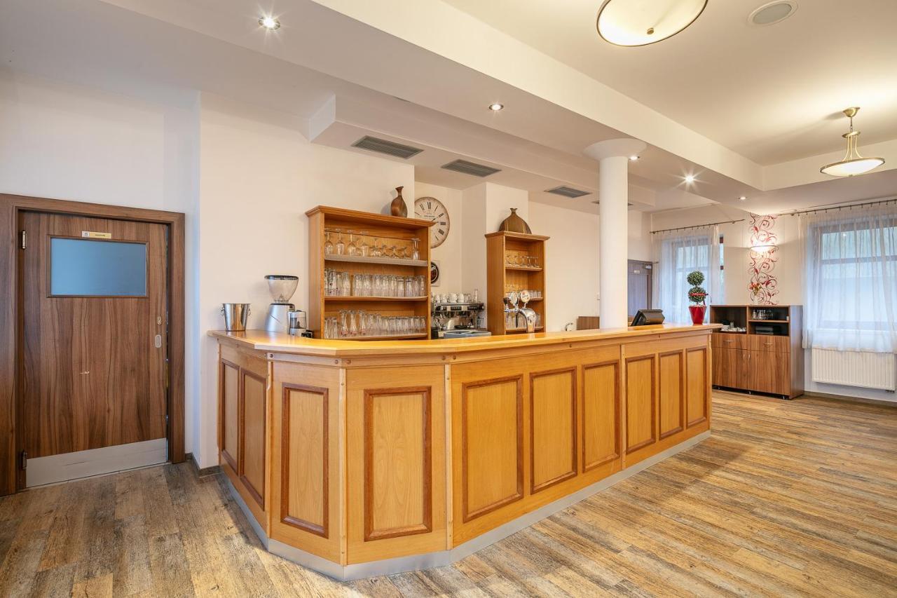 Pytloun Wellness Hotel Hasistejn Místo Екстериор снимка