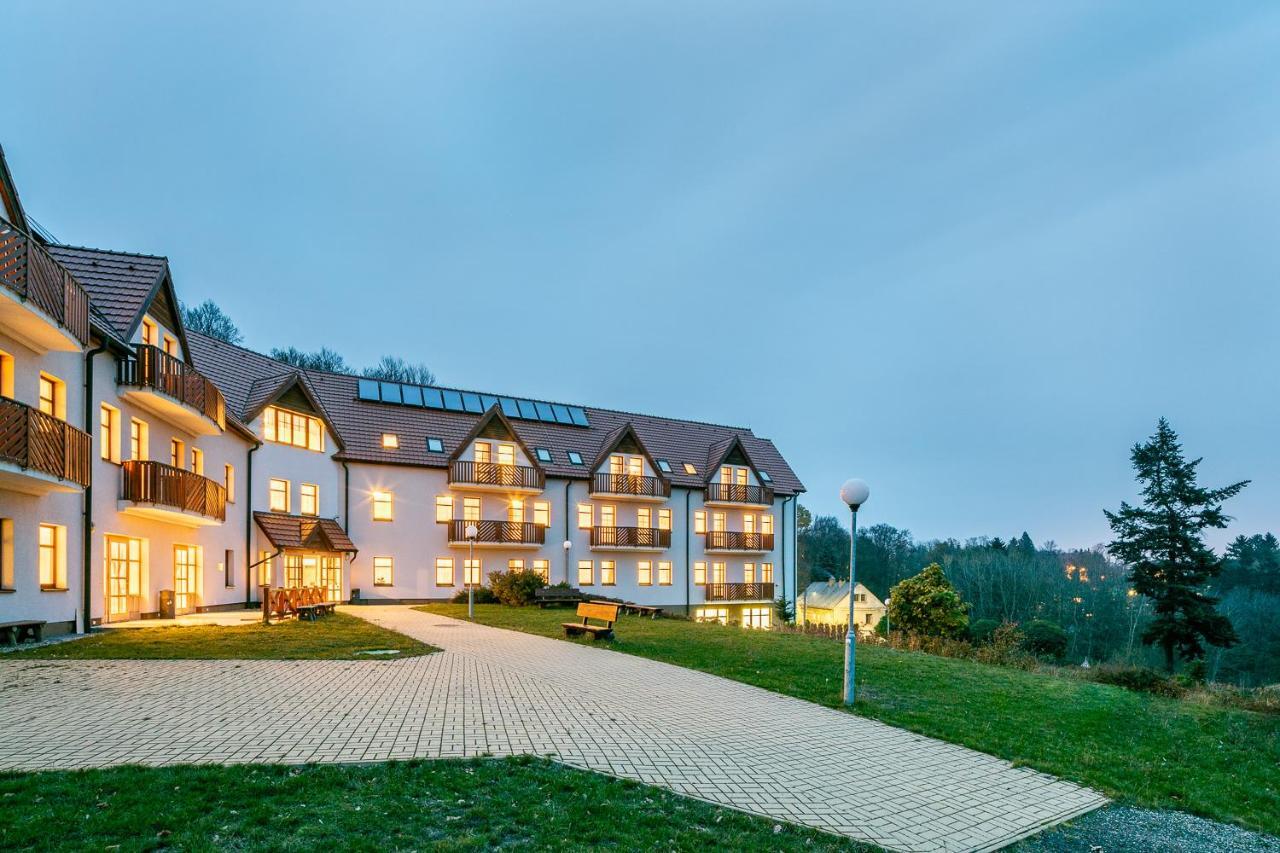Pytloun Wellness Hotel Hasistejn Místo Екстериор снимка